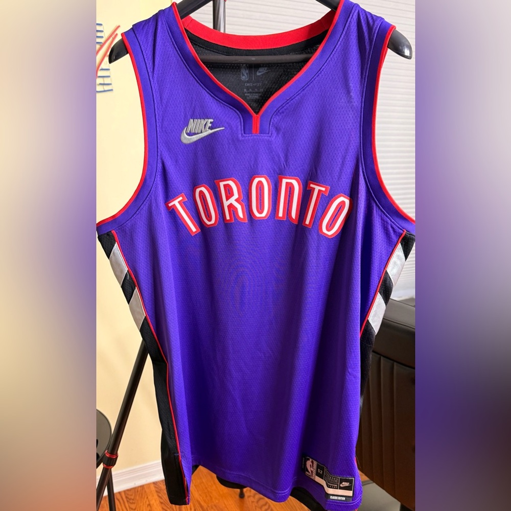 Gorgeous RAPTORS Classic Swingman Edition Jersey, XL